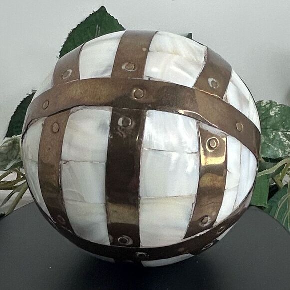 Mother Of Pearl Mossaic Sphere Orb Ball With Brass Detail 4” Round White - Picture 10 of 13